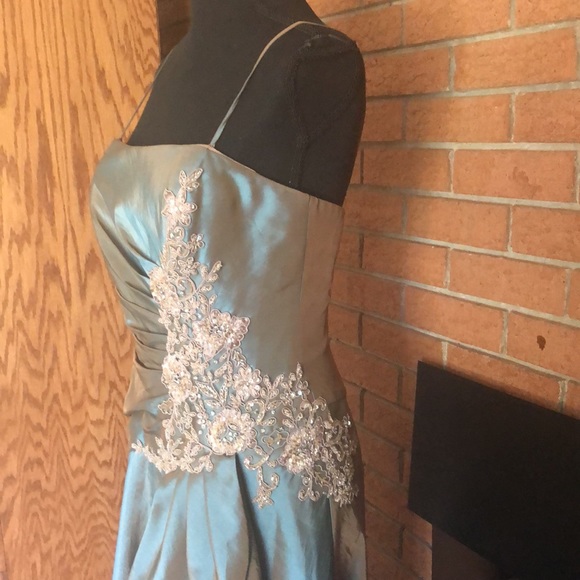 🥂MON CHERI🥂CHAMPAGNE TEAL IRIDESCENT GOWN🥂 - Picture 5 of 13